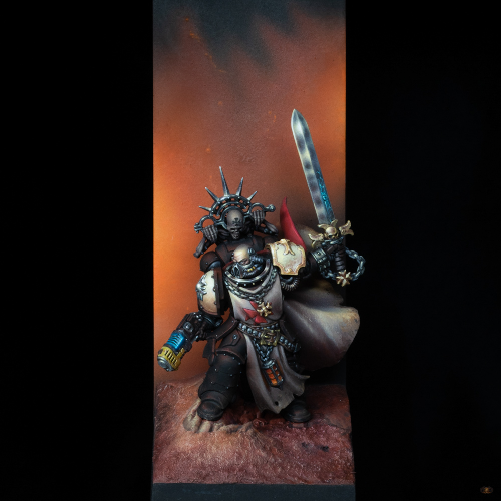 Black Templar Marshal, Full view